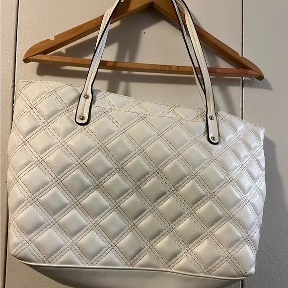COPY - 🆕 NWT LIZ CLAIBORNE TOTE - Picture 6 of 9